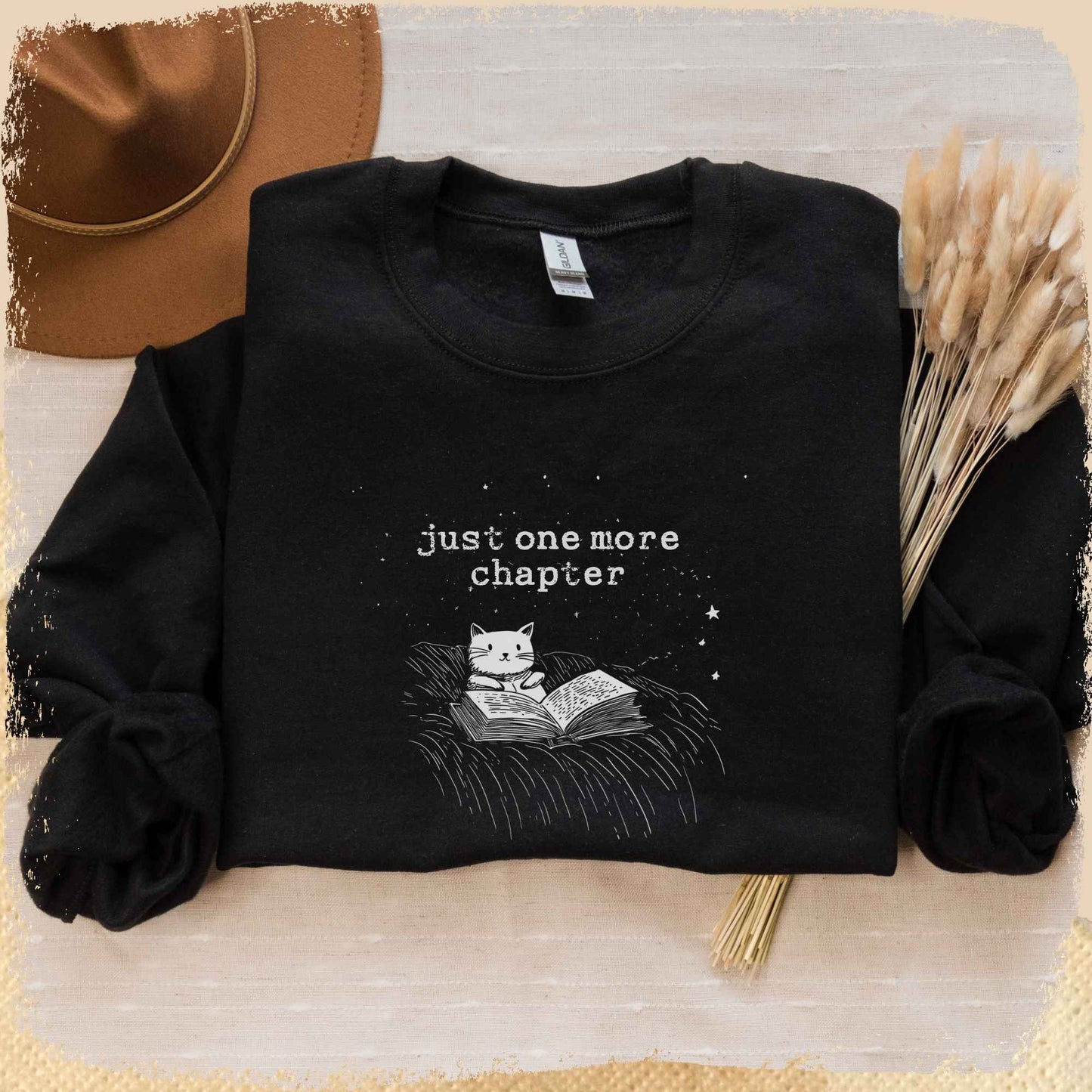 Sweatshirt Just One More Chapter - Skizze Katze Sternenhimmel
