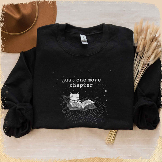 Sweatshirt Just One More Chapter - Skizze Katze Sternenhimmel